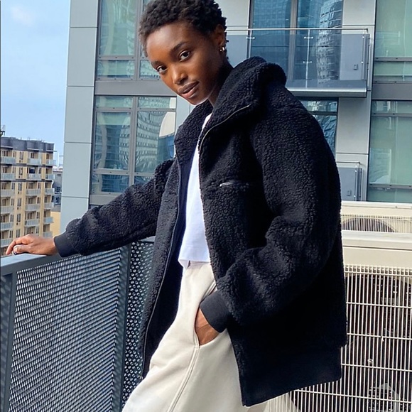 ARITZIA Teddy Jacket - Picture 2 of 4